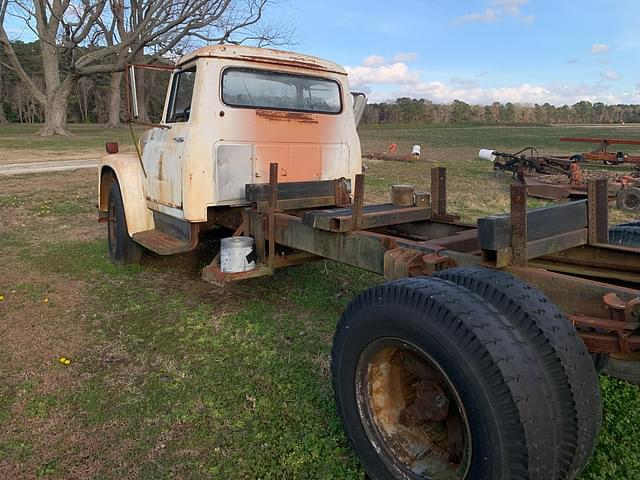 Image of International Loadstar equipment image 1