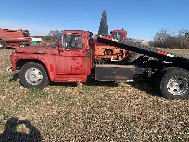 Image of Ford F-650 equipment image 3