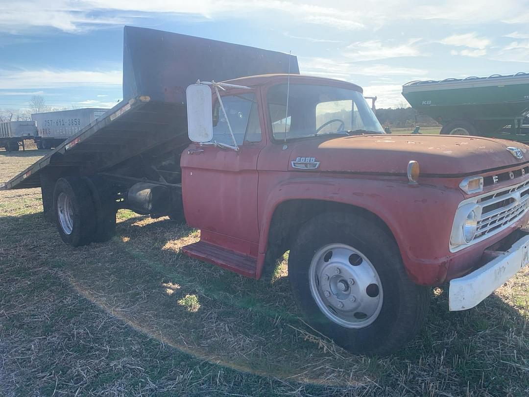 Image of Ford F-650 Primary image