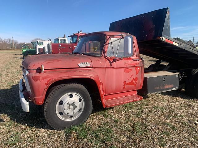 Image of Ford F-650 equipment image 2