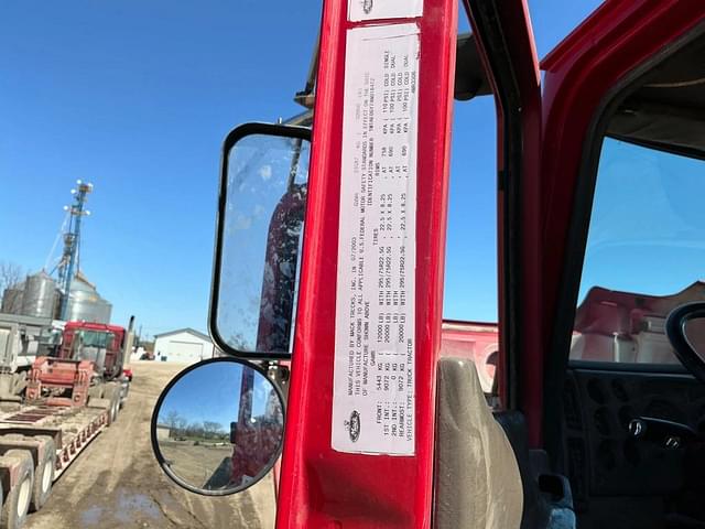 Image of Mack CX613 equipment image 1
