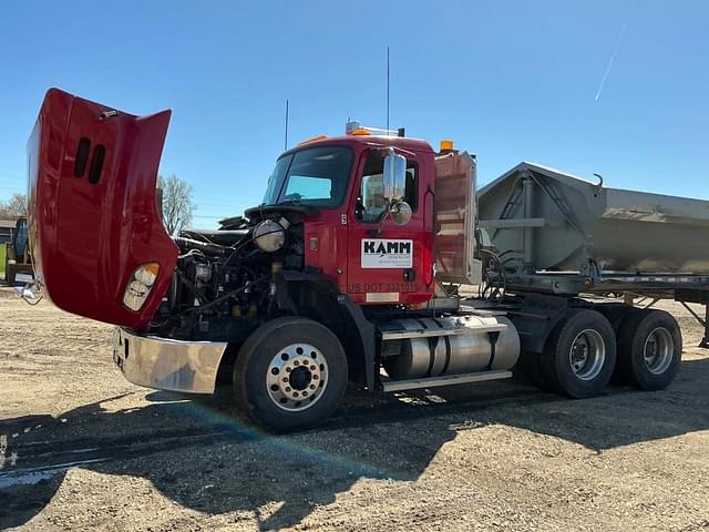 Image of Mack CX613 equipment image 2
