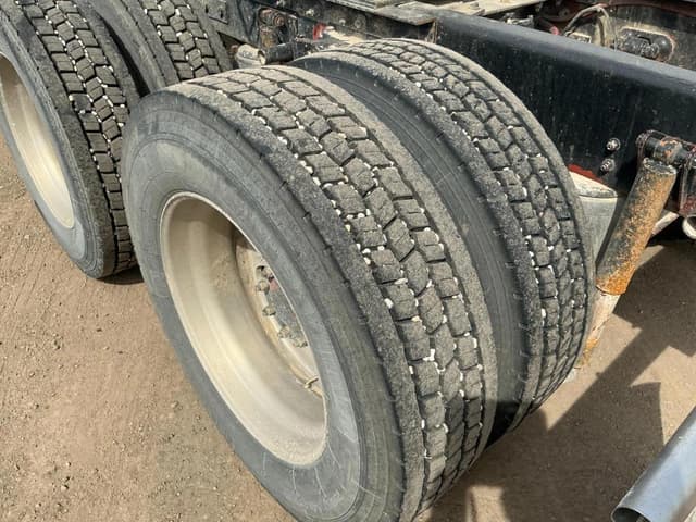 Image of Kenworth W900B equipment image 4