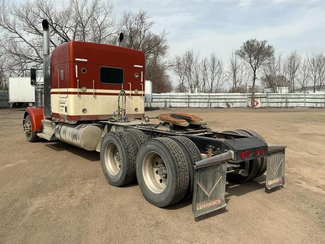 Image of Kenworth W900B equipment image 3