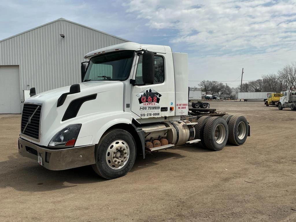 2006 Volvo VNL Equipment Image0