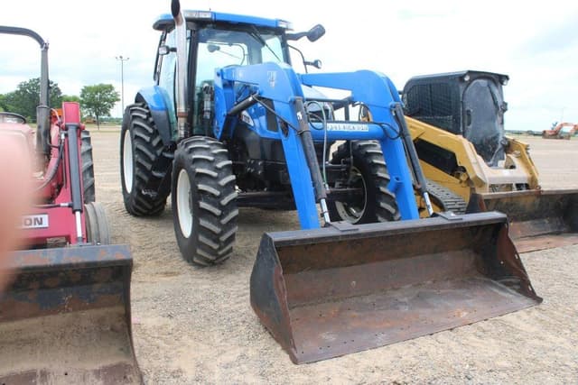 Image of New Holland TS115A equipment image 3