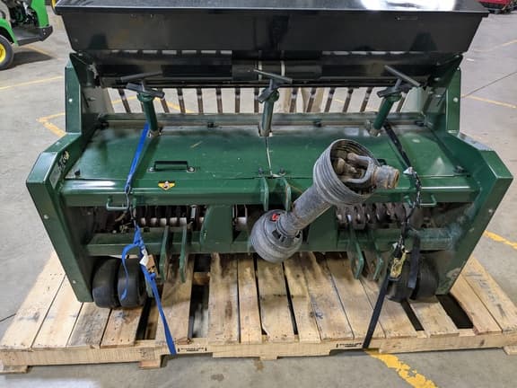 Image of Turfco Triwave 60 equipment image 1