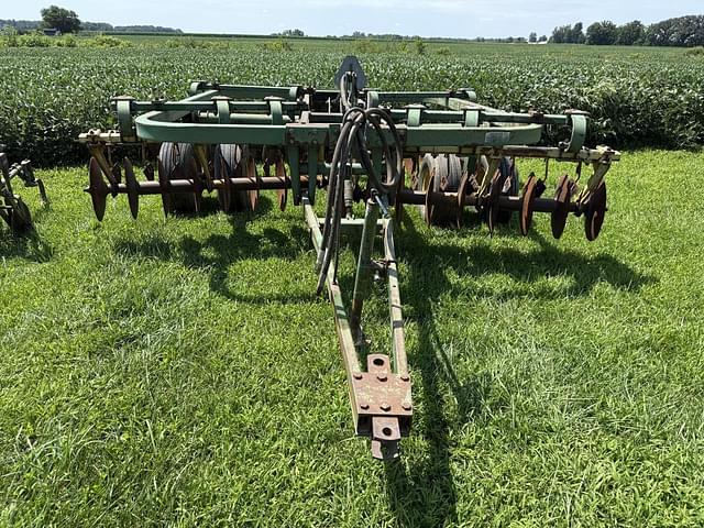 Image of John Deere 210 equipment image 1