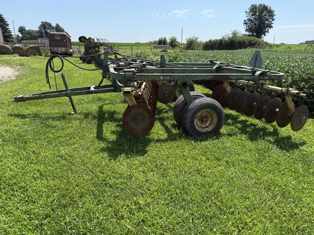 Image of John Deere 210 equipment image 3