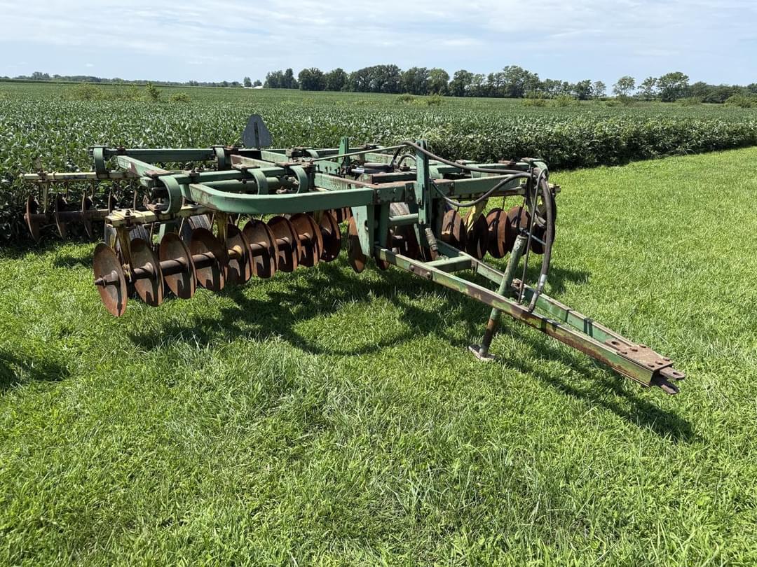 Image of John Deere 210 Primary image