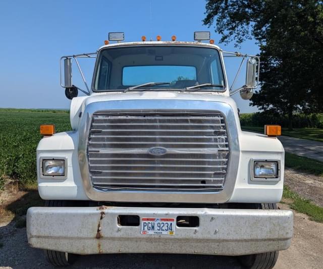 Image of Ford L9000 equipment image 2