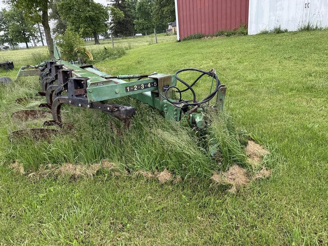 Image of John Deere 2700 Primary image
