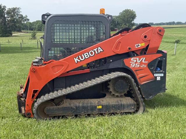 Image of Kubota SVL95-2S equipment image 2