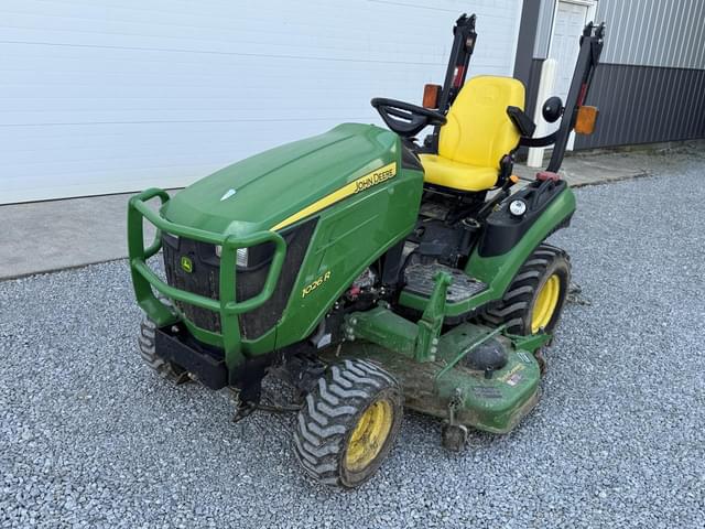 Image of John Deere 1026R equipment image 4
