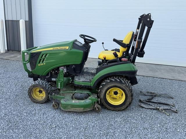 Image of John Deere 1026R equipment image 2
