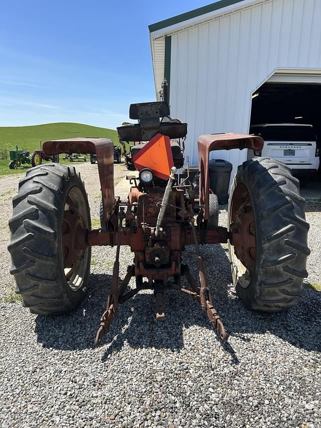 Image of International Harvester 656 equipment image 3