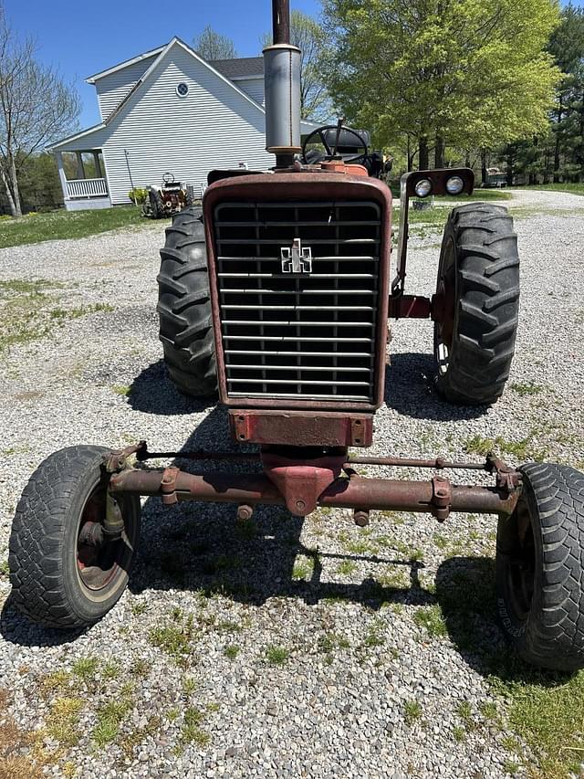 Image of International Harvester 656 equipment image 2