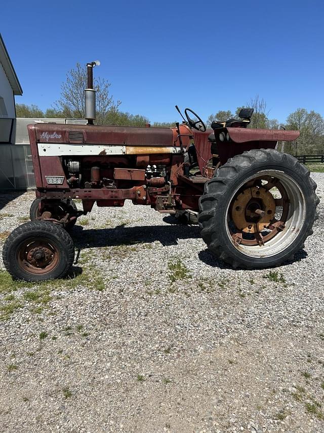 Image of International Harvester 656 equipment image 1