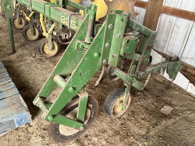 Image of John Deere 825 equipment image 4