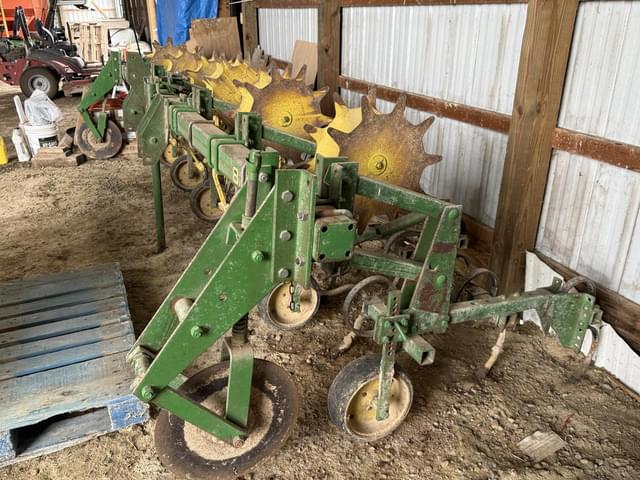 Image of John Deere 825 equipment image 2