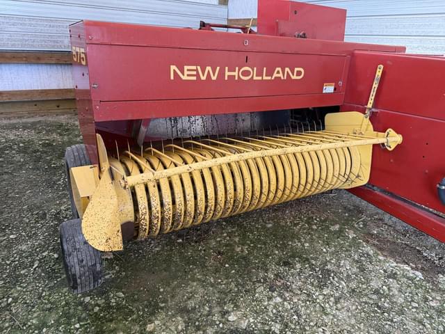 Image of New Holland 575 equipment image 3