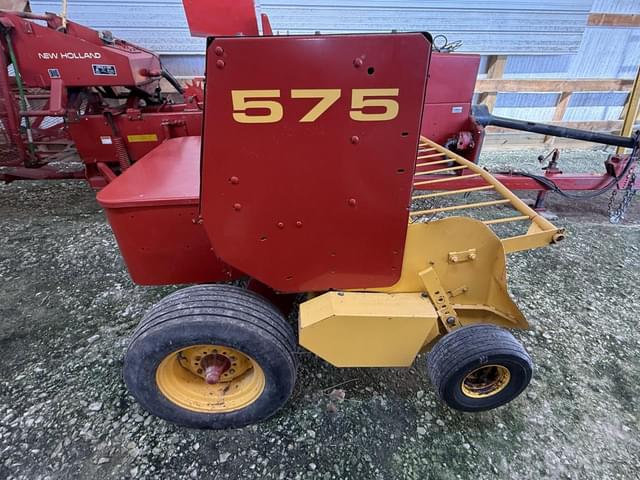 Image of New Holland 575 equipment image 4