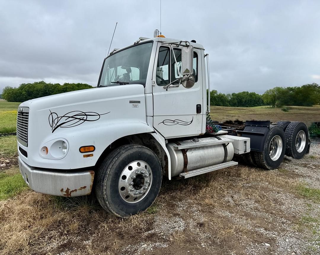 Image of Freightliner FL112 Primary image