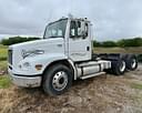 2000 Freightliner FL112 Image