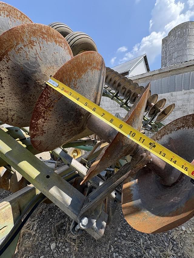 Image of John Deere 235 equipment image 3