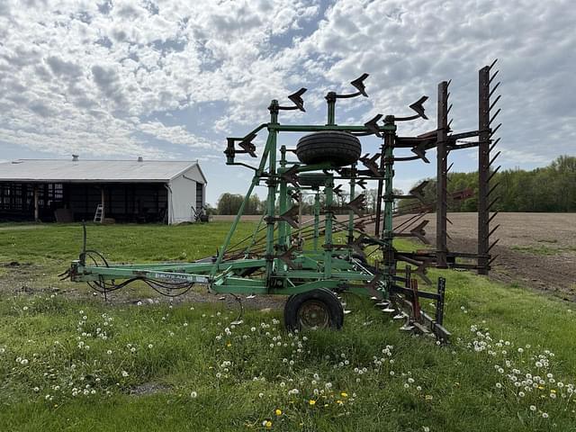 Image of Deutz-Allis 1300 equipment image 4