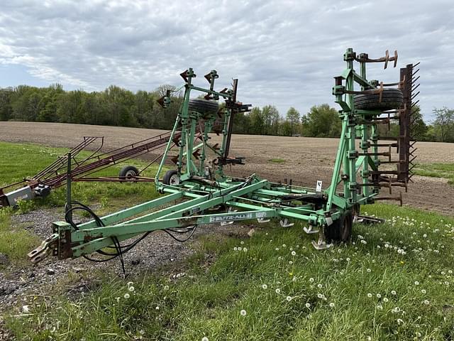 Image of Deutz-Allis 1300 equipment image 2