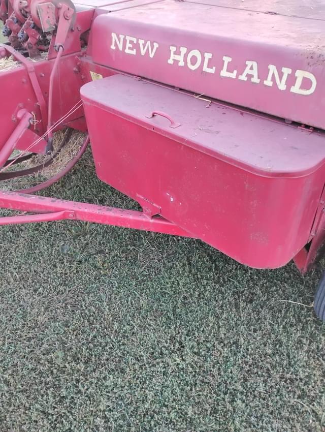 Image of New Holland Hayliner 268 equipment image 4