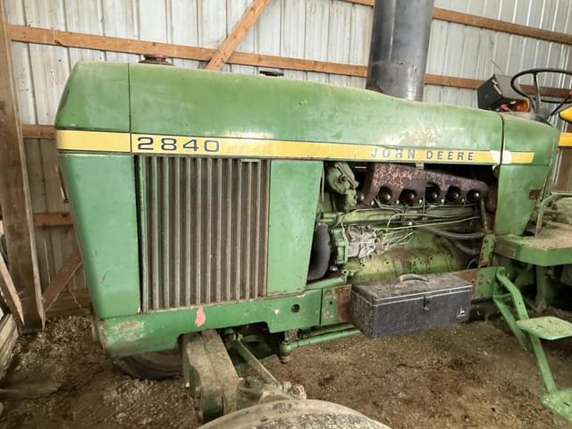 Image of John Deere 2840 equipment image 3