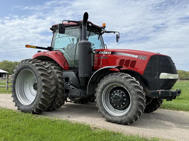 Image of Case IH Magnum 220 equipment image 1