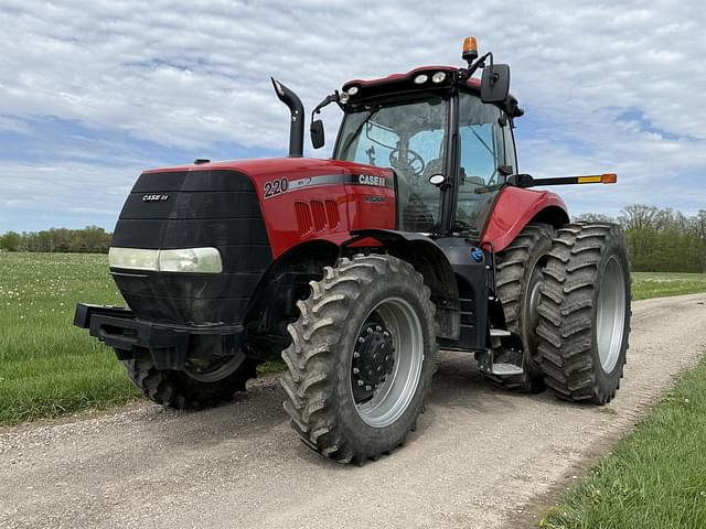Image of Case IH Magnum 220 equipment image 2