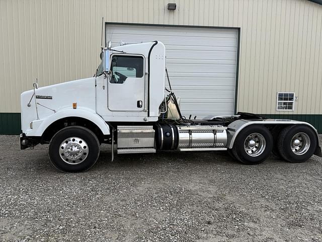 Image of Kenworth T800 equipment image 4