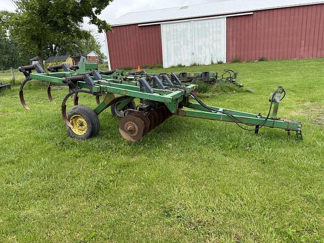 Image of John Deere 714 equipment image 2