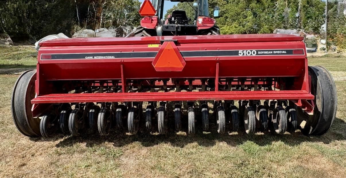 Case IH 5100 Equipment Image0
