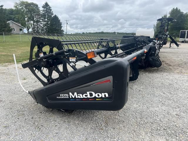 Image of MacDon FD70 equipment image 2