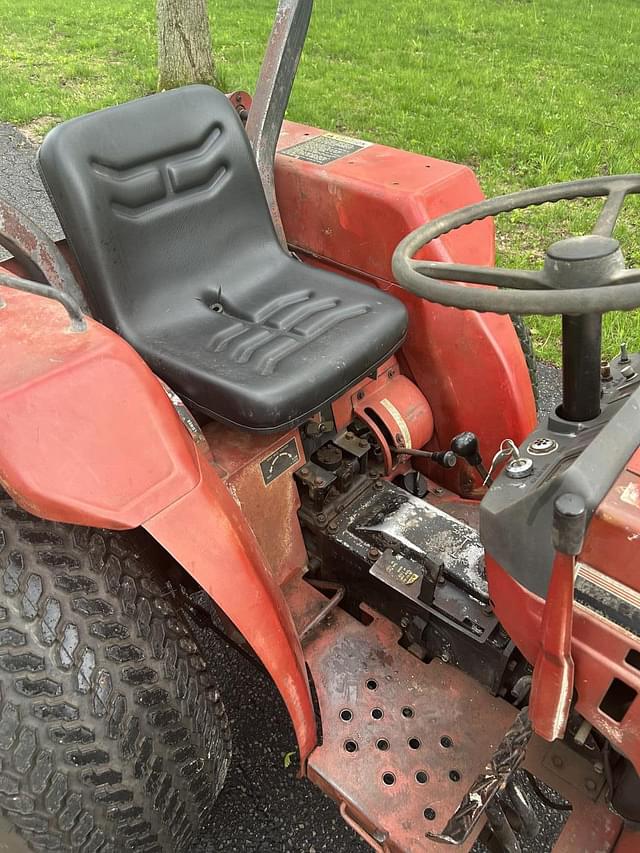 Image of International Harvester 244 equipment image 3