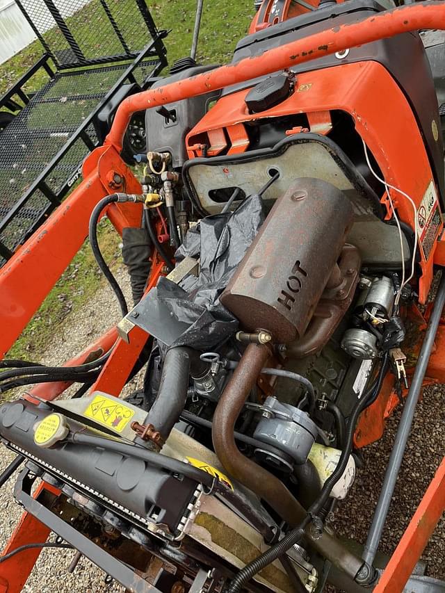 Image of Kubota B7800HSD equipment image 2