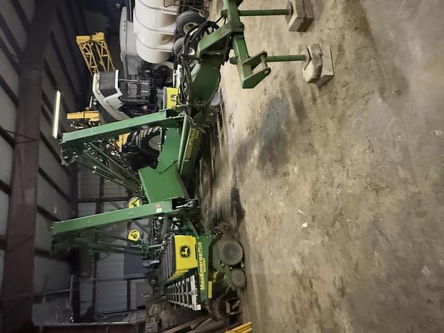 Image of John Deere 1770 equipment image 3