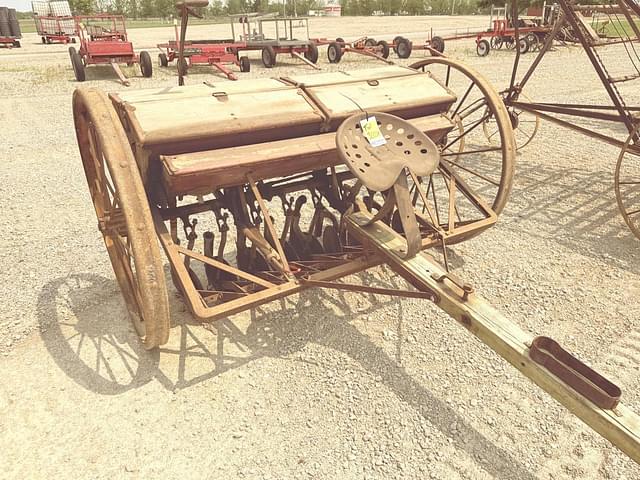 Image of John Deere Van Brunt equipment image 2