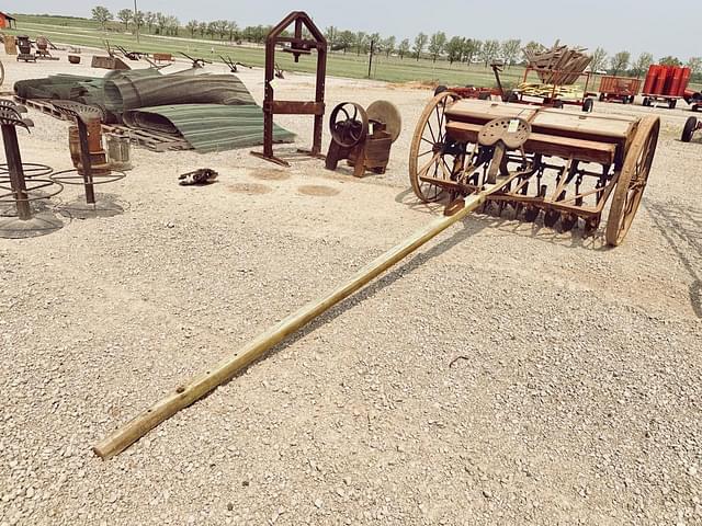 Image of John Deere Van Brunt equipment image 1