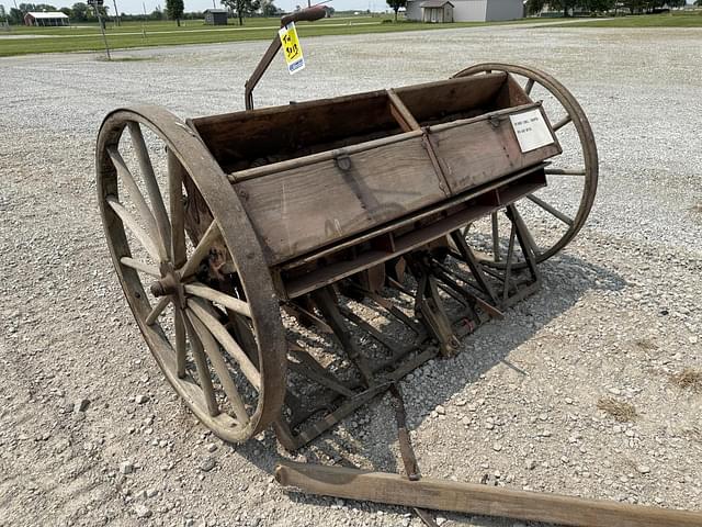 Image of John Deere Van Brunt equipment image 4