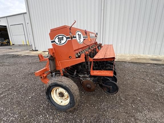 Image of Tye 2010 equipment image 2