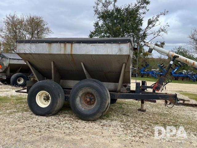 Image of Tyler Moonwalk equipment image 3