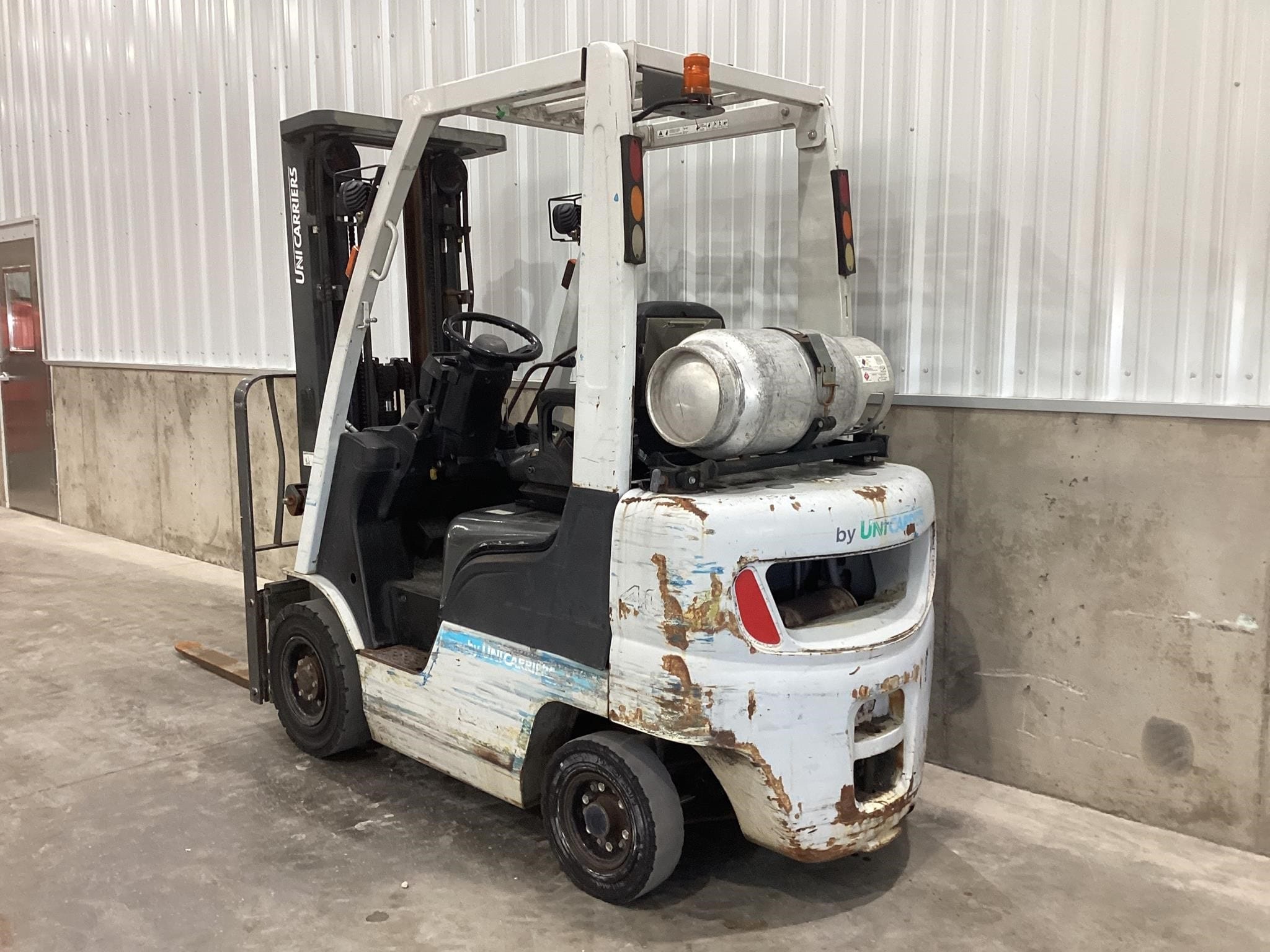 2015 Unicarriers 40 Equipment Image0