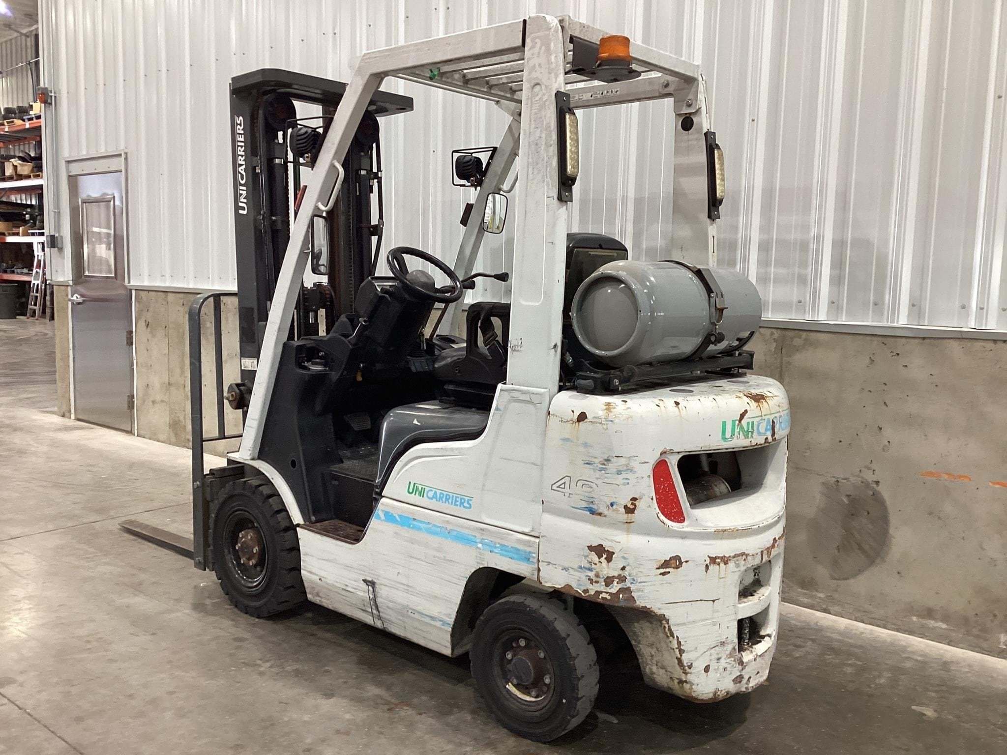 2016 Unicarriers PF40 Equipment Image0