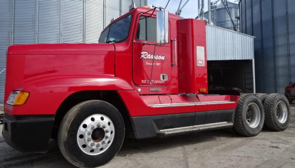 Main image Freightliner FLD120